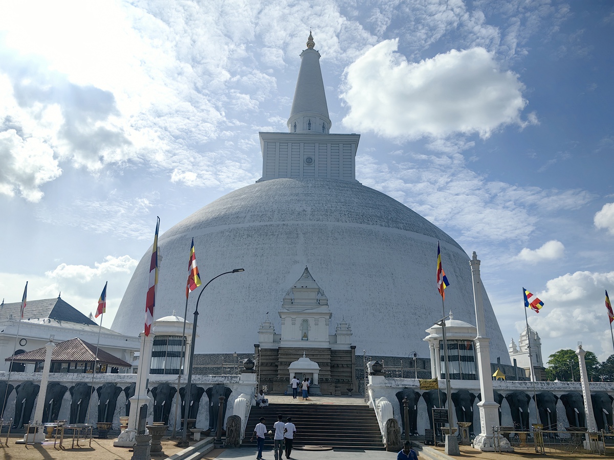 阿努拉德普勒  魯萬維利薩亞大佛塔
